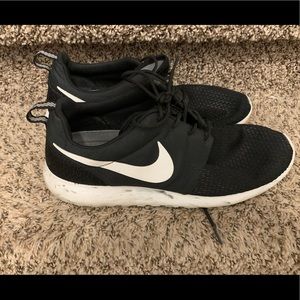 Nike roshe (Mens: Sz: 11.5)